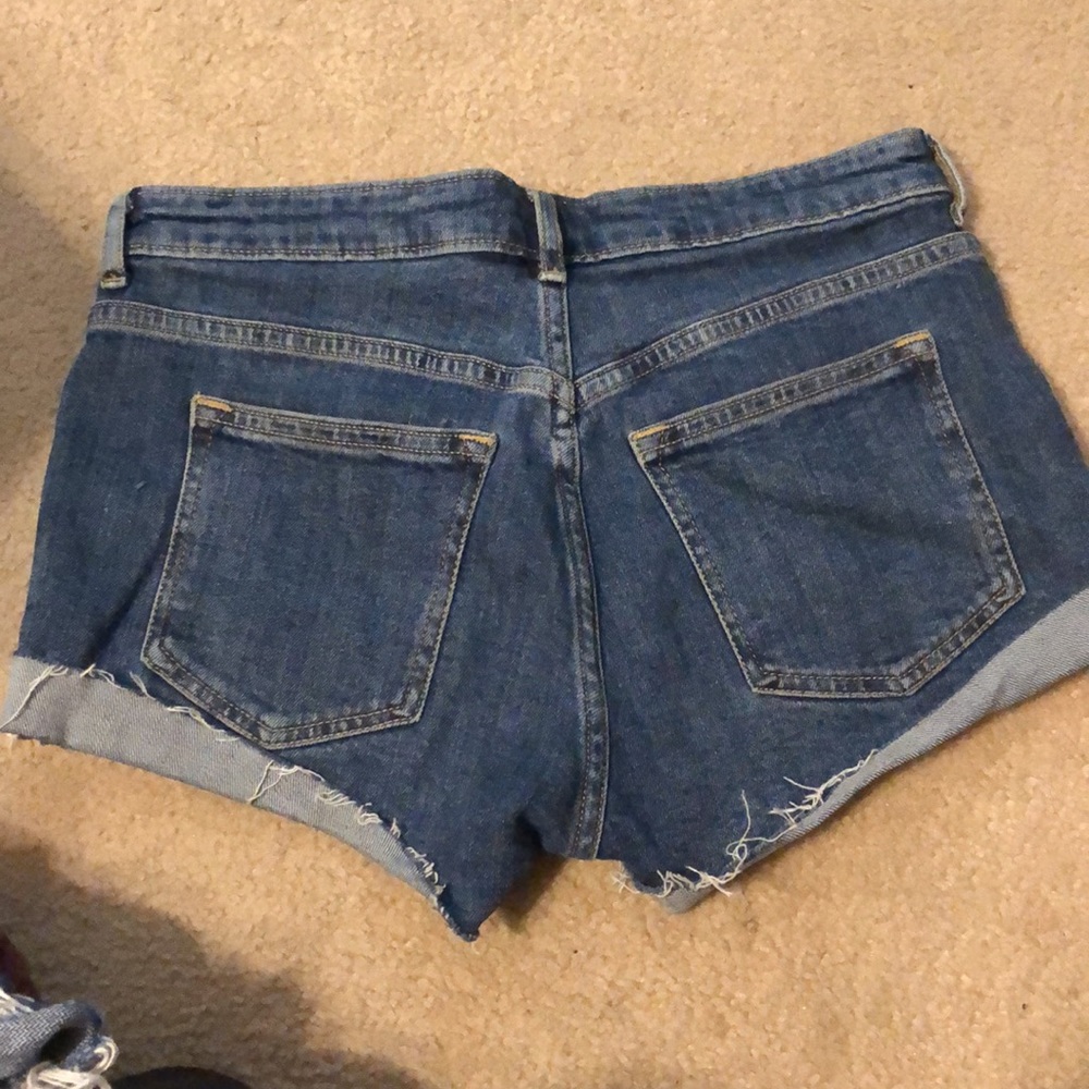 Shorts - Picture 2 of 3